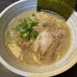 とんこつラーメン　並麺