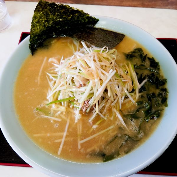 「ネギラーメン780円　カレースパイス80円」@ラーメンショップ 塚崎店の写真