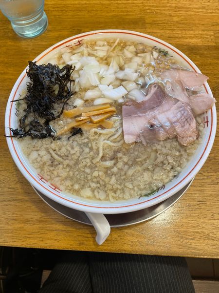 「背脂煮干中華そば+タマネギ（麺大盛、大あぶら）」@背脂煮干中華そば 我武者羅 初台店の写真