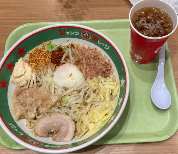 「まぜそば(大)」@ジャンクガレッジ イオンレイクタウンmori店の写真