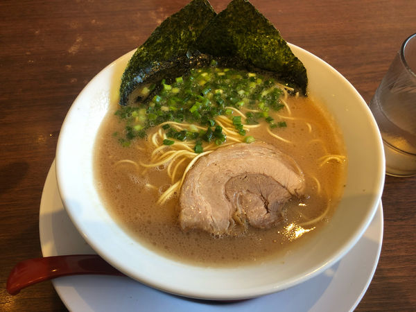 「ラーメン737円」@ばってんラーメン 町田店の写真