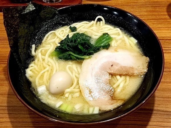 「ラーメン(塩)」@横浜家系ラーメン 壱角家 赤羽店の写真