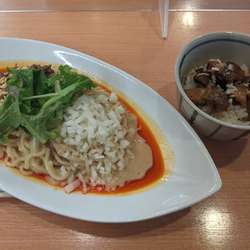 汁なし担々麺　840円+ランチミニチャーシュー丼120円