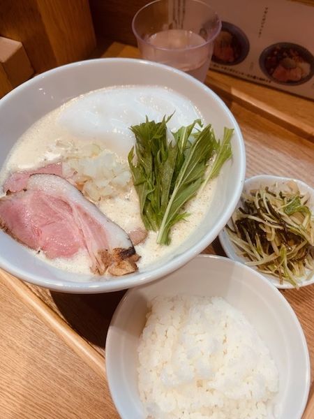 「ふく流らーめん 880円　ライスセット 120円」@ふく流らーめん 轍 東京高田馬場本店の写真