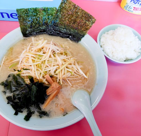 「ネギラーメン850円　麺硬め　ライス120円」@ラーメンショップ 下大野店の写真