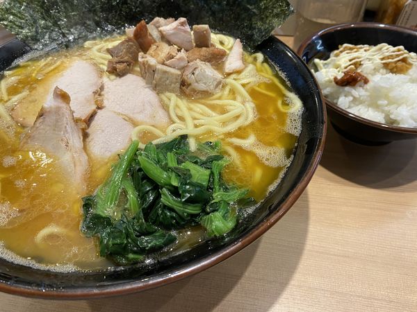 「ラーメン　海苔　大盛り　半ライス」@輝道家直系 皇綱家の写真