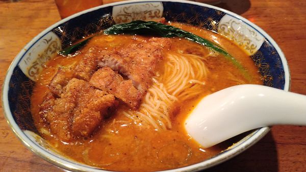 「排骨担々麺（ぱいこうだんだんめん）」@支那麺 はしご 銀座本店の写真