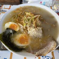 ネギ塩とんこつラーメン