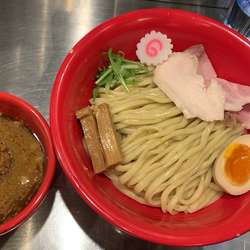 つけ麺　中盛り無料