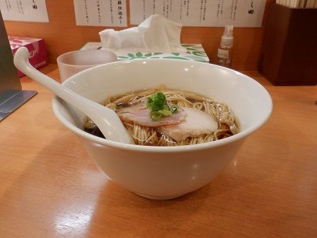 「醤油らぁ麺」@らぁ麺 はやし田 池袋店の写真