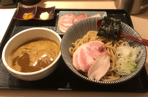 「限定カレーつけ麺 チャーシューTP＋チーズ追い飯」@長男、もんたいちおの写真