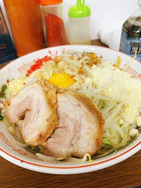 「小ラーメン　汁なし　粉チーズ　(アブラベニ)」@ラーメン二郎 横浜関内店の写真