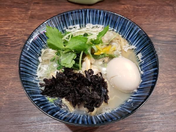 「あさりそば塩+味玉」@中華そば 燕屋商店の写真