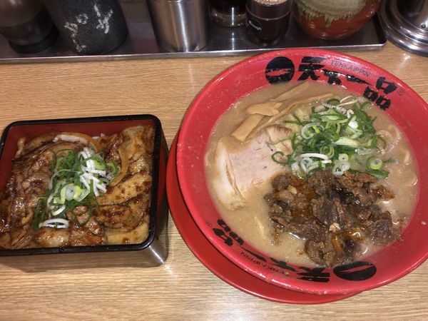 「豚重定食・こってり＋牛スジ（1050+240円）」@天下一品 総本店の写真