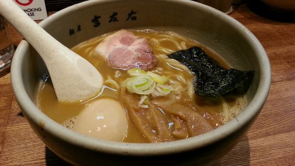 「らーめん 820円」@麺屋吉左右の写真