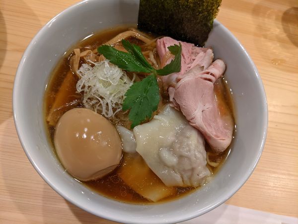 「特製中華そば」@自家製麺 ロビンソンの写真
