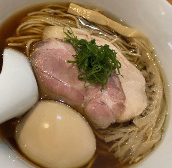 「味玉醤油らぁ麺」@らぁ麺半七の写真