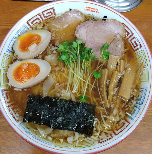「ワンタンそば　醤油（大盛り）+煮玉子」@ちばき屋 葛西店の写真