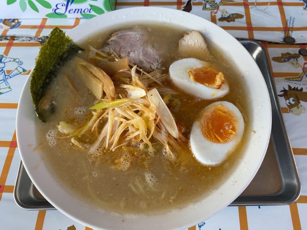 「とんこつ塩ラーメン650円+ネギ」@らーめん大吉の写真