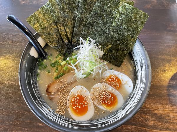「こくとろラーメン（塩）、海苔と味玉トッピング」@麺や 鶏恵 ときわ店の写真