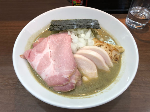 「煮干ソバ+肉増し」@Noodle&Spice curry 今日の1番の写真