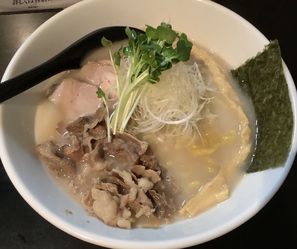 「[限定]濃厚牛骨ラーメン」@麺や 勝治の写真