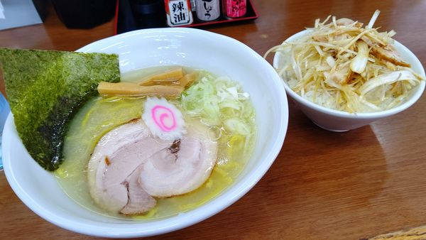 「塩ラーメン&ネギライス９００円」@麺処 ひみつ屋の写真