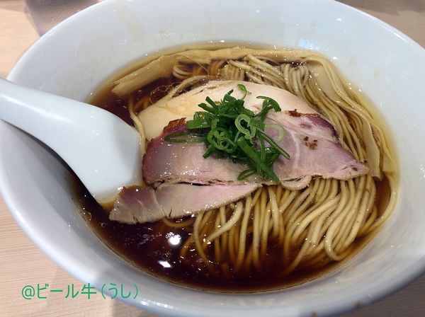 「醤油らぁ麺(750円)」@らぁ麺 まる鈴の写真