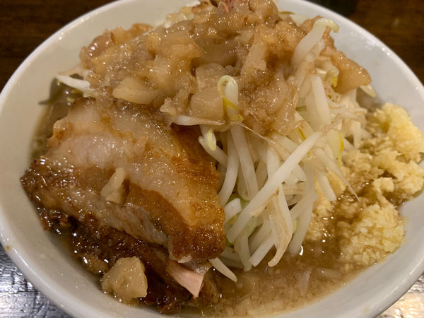 「ラーメン 並 ニンニクアブラマシマシ」@麺屋 善 渋谷道玄坂店の写真