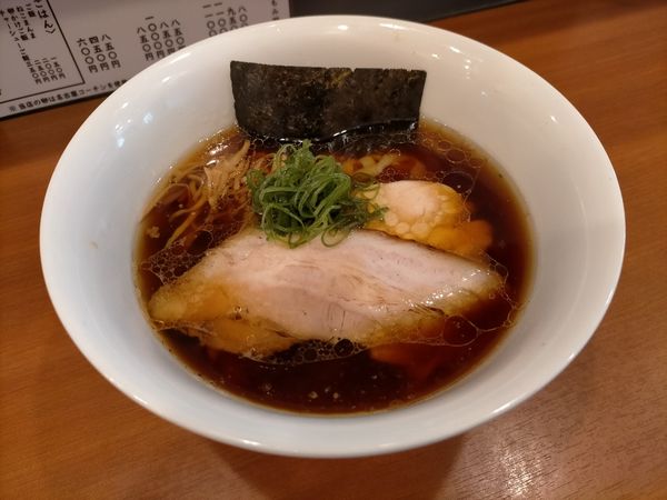 「醤油ラーメン800円」@自家製手もみ麺 鈴ノ木の写真