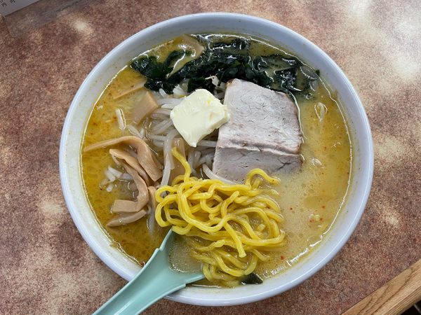 「味噌カレー牛乳ラーメン（バター入り）」@味の札幌 大西の写真