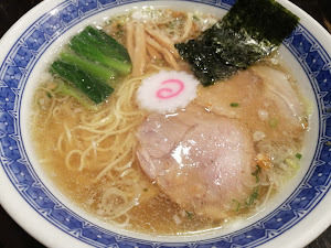 「らーめん薄口醤油味(800)」@くじら軒 横浜本店の写真