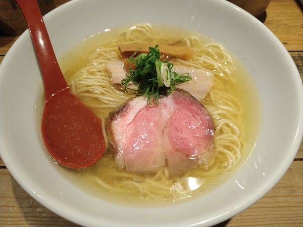 「軍鶏塩ラーメン」@麺屋 翔 西新宿本店の写真