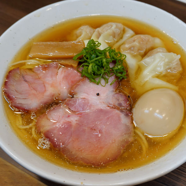 「特製塩中華そば 900円」@中華そば さわの写真