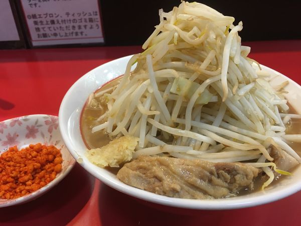 「ラーメン（ﾔｻｲﾁｮｲﾏｼ ﾆﾝﾆｸｽｸﾅﾒ 辛揚げ別皿）」@千里眼の写真