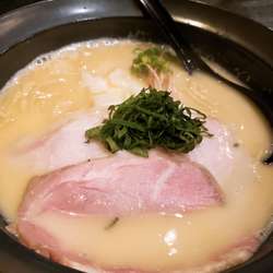 真鯛白湯そば・温 900円