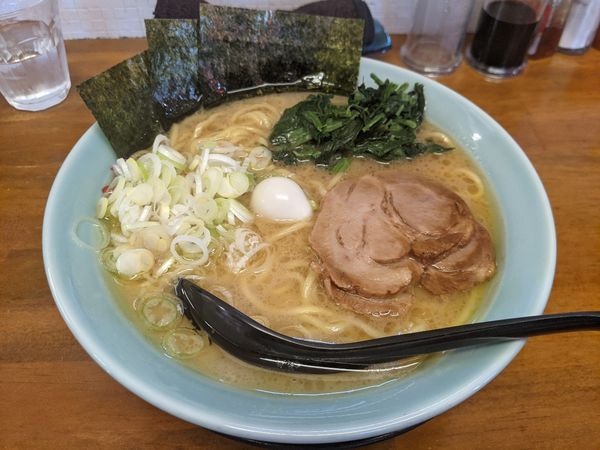 「ラーメン　750円+大盛り100円　ランチ小ライス無料」@爛々亭 大曽根店の写真