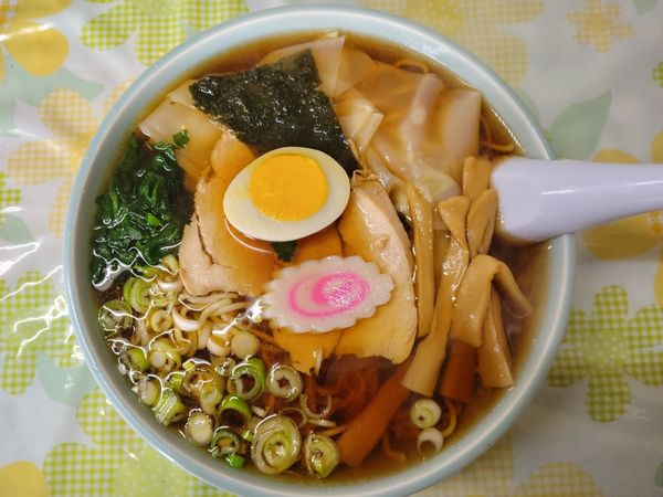 「ワンタンメン(大) 800円」@たまや食堂の写真