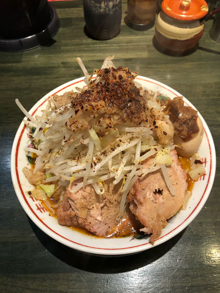 「麻辣ラーメン+味玉」@らーめん 豚島の写真