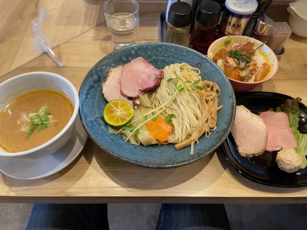 「金目鯛と青森シャモロックの丸鶏濃厚つけめん」@麺堂イズムの写真