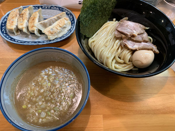 「鶏白湯つけ麺味玉チャーシュートッピング＋龍神餃子」@つけめん・らーめん活龍 荒川沖店の写真