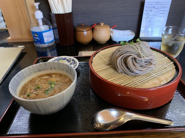 「肉汁つけ蕎麦（820円）」@たぬきときつねの写真