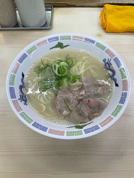 「はかたラーメン」@はかたや 春日店の写真