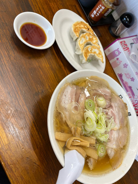 「チャーシュー麺　餃子3つ」@青竹手打ちラーメン 日向屋の写真