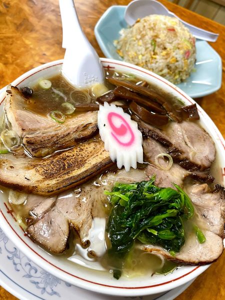 「生姜醤油チャーシュー麺￥1000＋半チャーハン￥300」@かし亀の写真