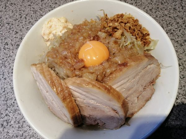 「汁なしそば ミニ＋豚 2枚」@ラーメン宮郎の写真