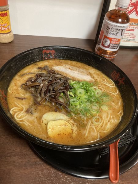 「味仙ラーメン（６９０円）」@味千拉麺 OMM店の写真