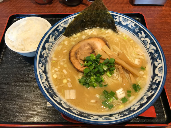 「塩らーめん　800円」@麺うら裏の写真