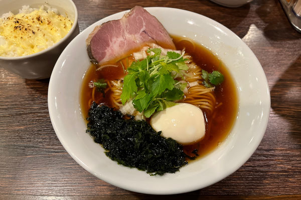 「【限定】煮干しと鰹の清湯そば800円+チーズごはん180円」@麺屋 真心の写真