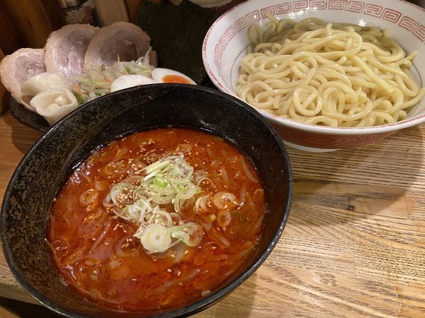 「辛味味噌つけ麺＋特製」@つけ麺屋 やすべえ 赤坂店の写真